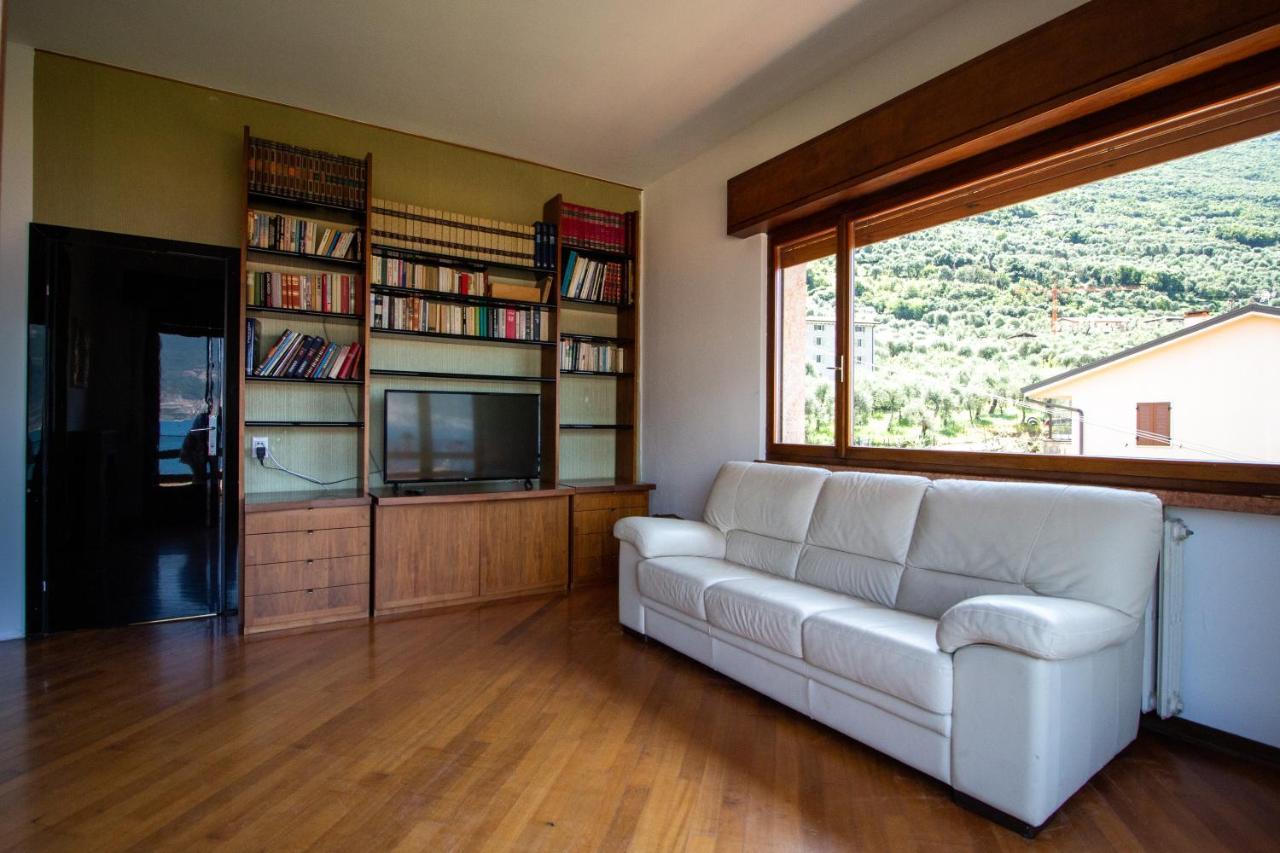 Villa Diana - Terrazza Sul Lago Assenza di Brenzone Exterior photo
